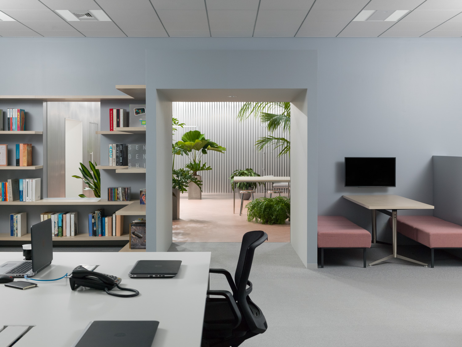 office-with-a-patio_20180520_390-Edit-Edit_180622_fin_w1500px_72ppi_q80_s-rgb_v03